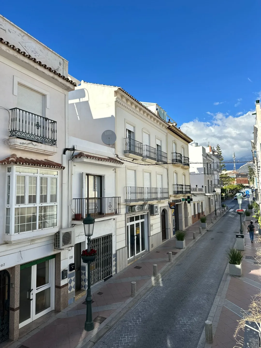 Amplio piso de 130 m² en pleno centro de Nerja · 3 dormitorios · Posibilidad de dividir en dos viviendas