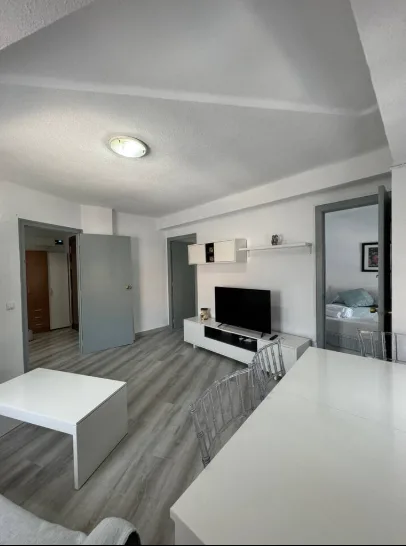 FAMILIAS! Piso de 3 habitaciones listo para entrar a vivir.